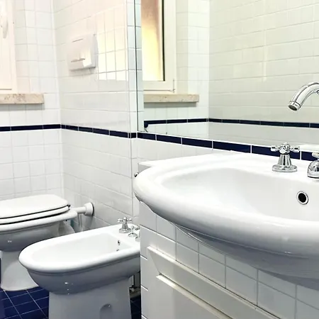 Apartamento Con Giardino E Posto Auto A - N183 *