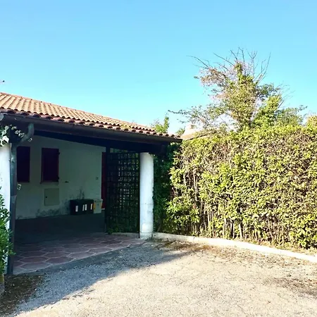 Apartamento Con Giardino E Posto Auto A - N183 *