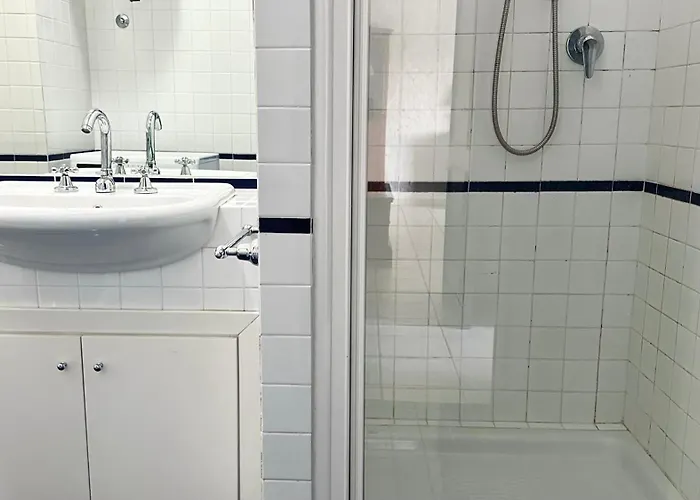 Con Giardino E Posto Auto A - N183 *