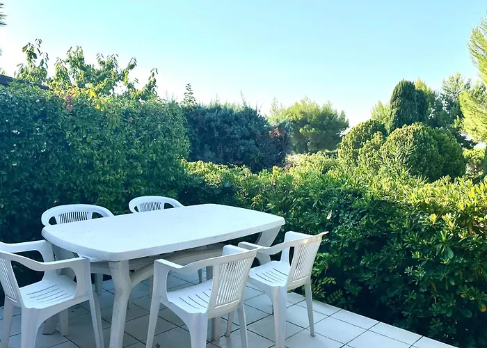 Con Giardino E Posto Auto A - N183 Numana